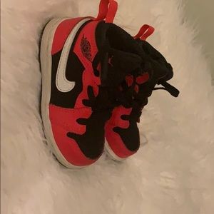 Nike air sneakers size 5